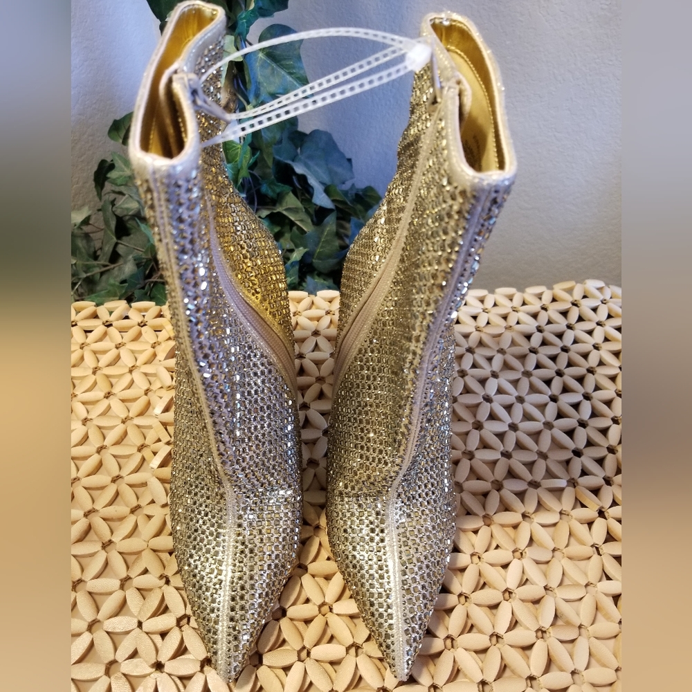 ENCHANTING BOOTS - Picture 2 of 13